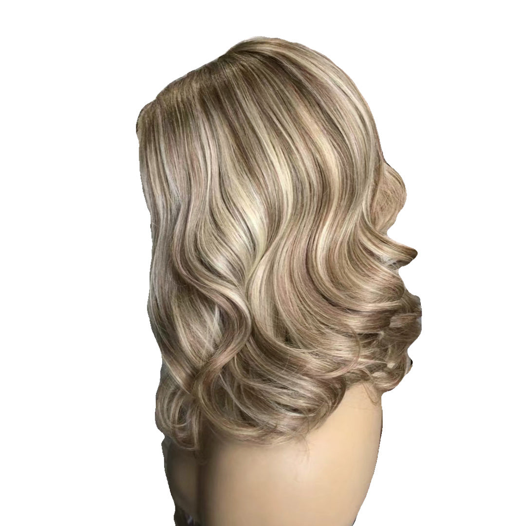 short wig with highlights