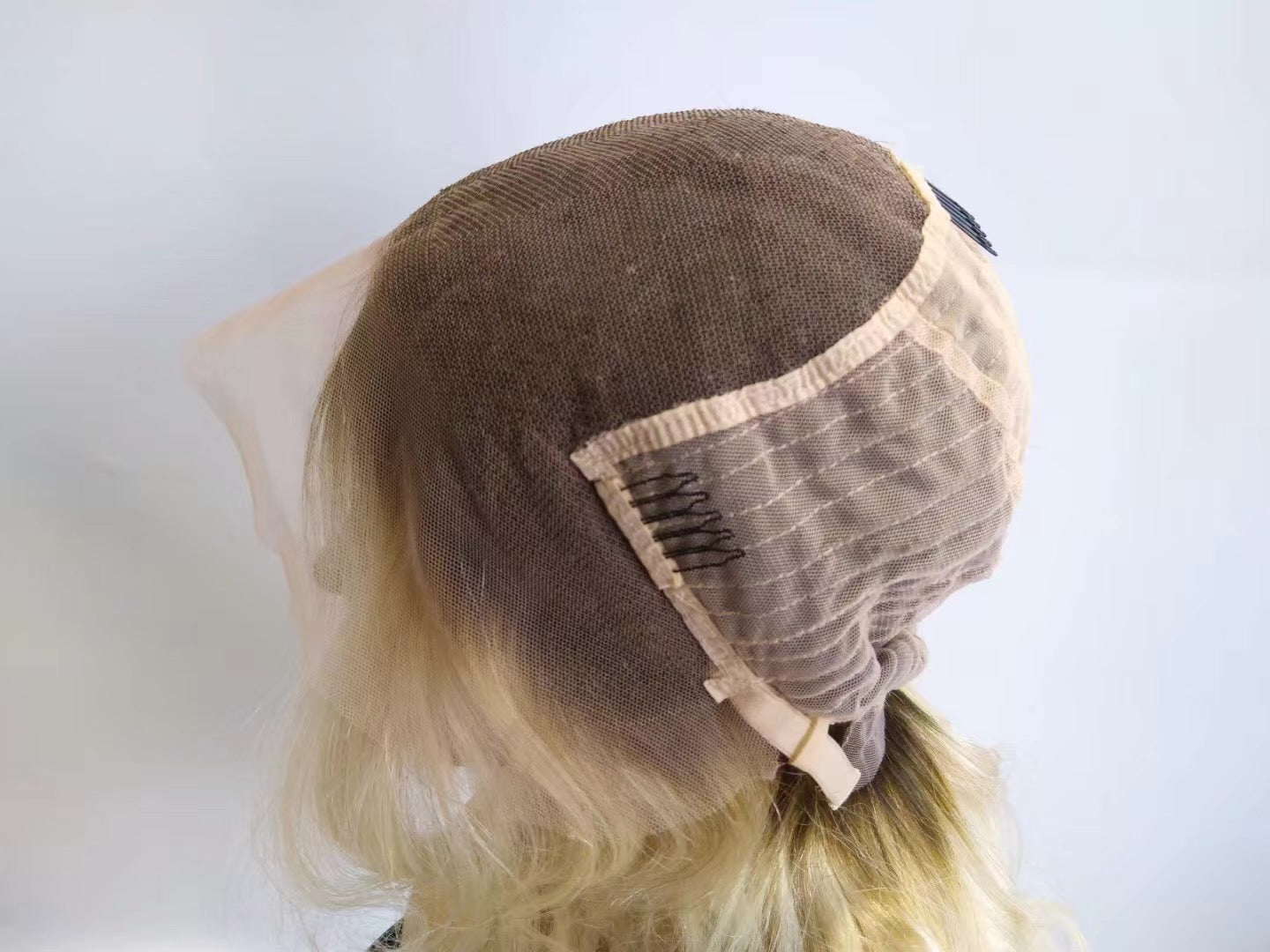 Short blonde ombre wavy bob wig