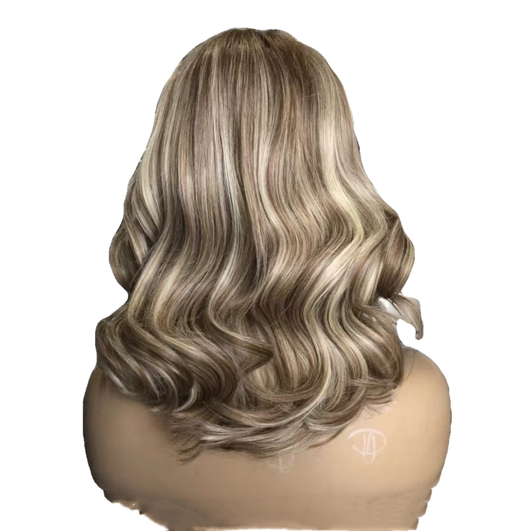 short human hari wig with highlights